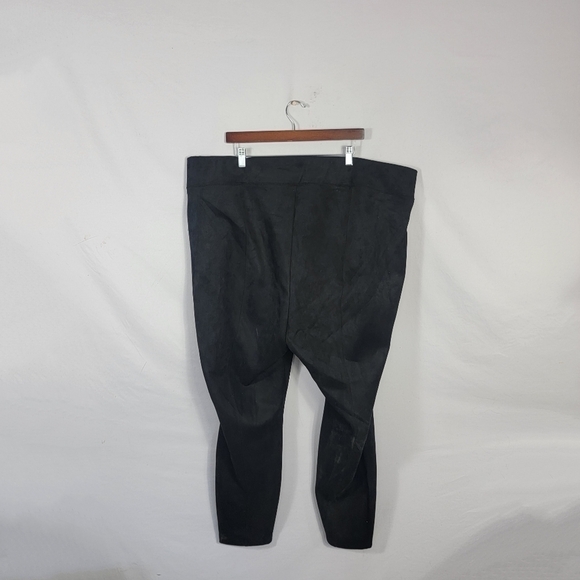 Women's NWT 4X Old Navy pants - Picture 2 of 4